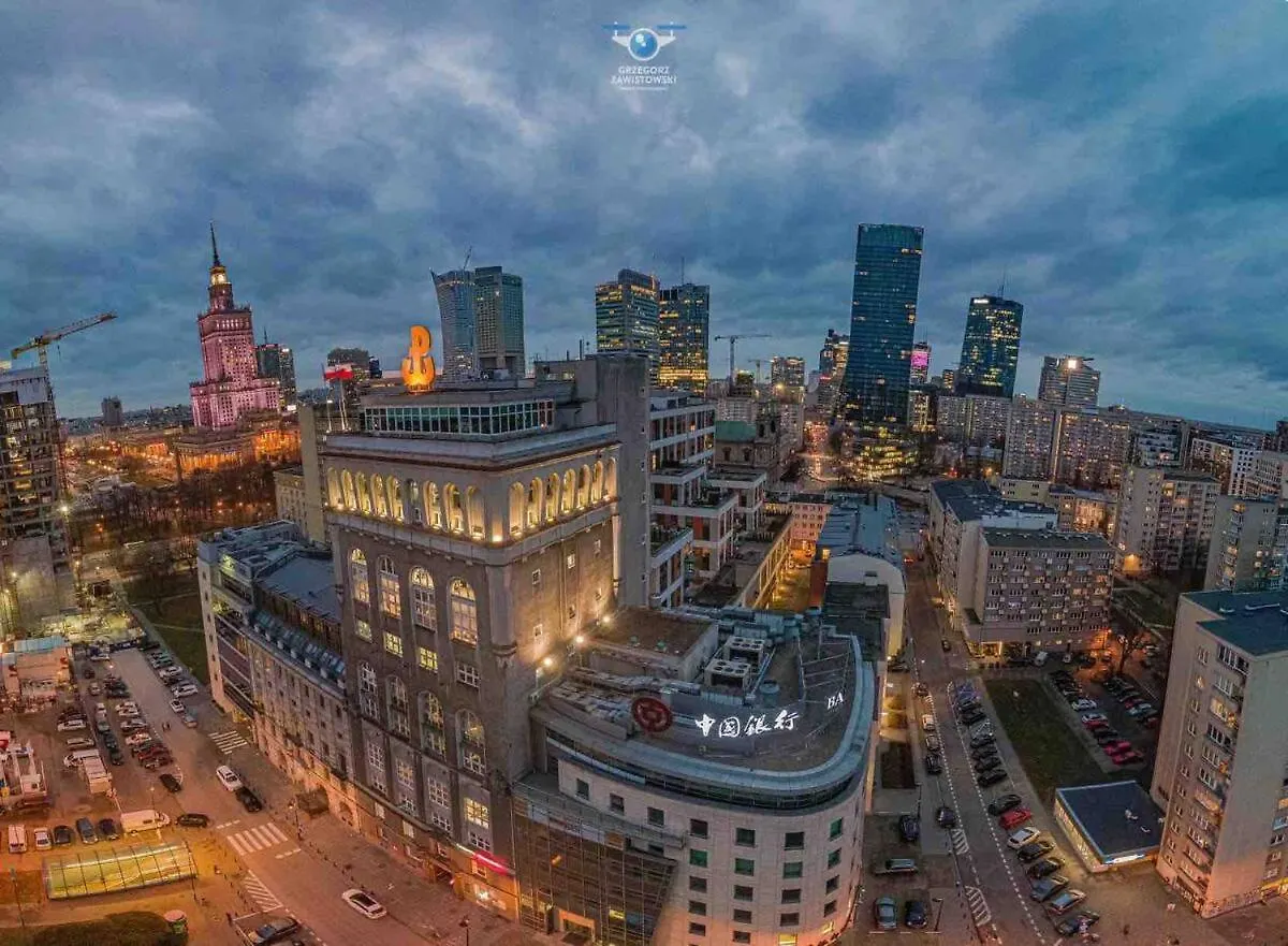 Volvo View Fast Wifi 1 Gbs 80'Tv Netflix Hbo Skyshowmax Warsaw 0*,  Poland