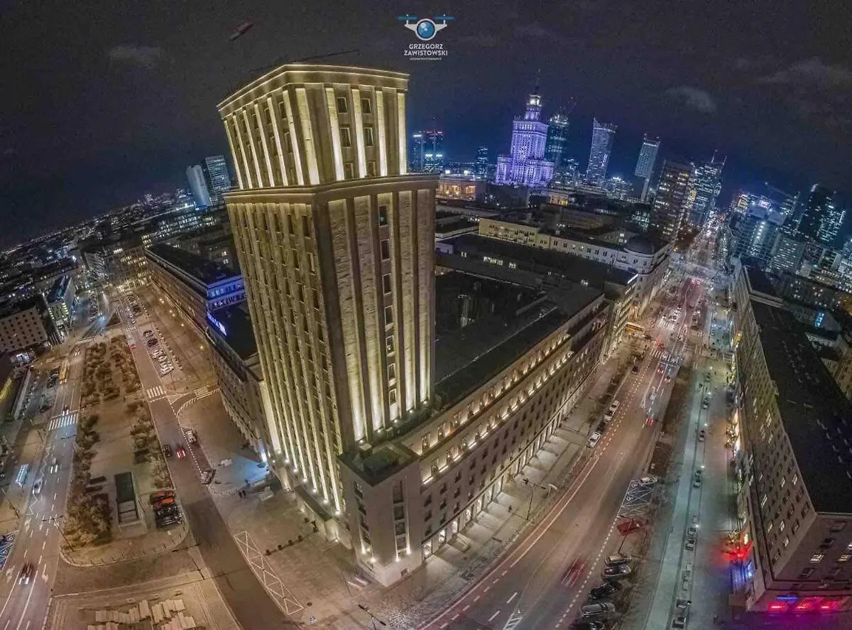 Volvo View Fast Wifi 1 Gbs 80'Tv Netflix Hbo Skyshowmax Warsaw Poland