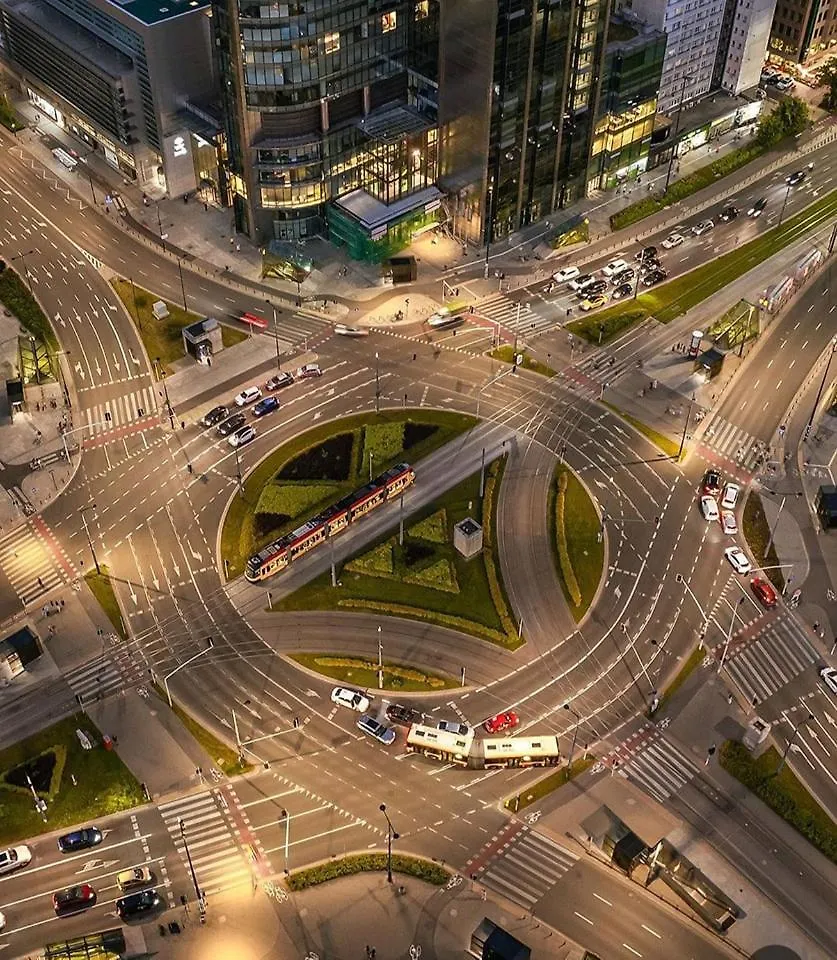 Volvo View Fast Wifi 1 Gbs 80'Tv Netflix Hbo Skyshowmax Warsaw Poland