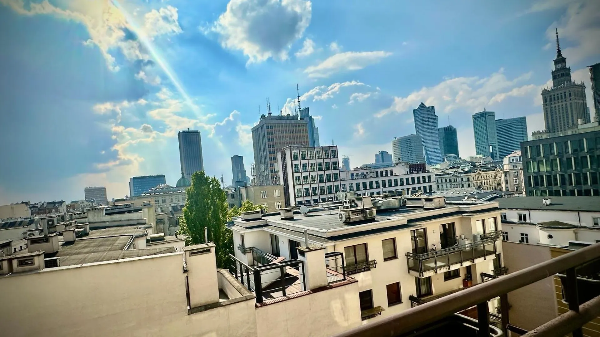 Volvo View Fast Wifi 1 Gbs 80'Tv Netflix Hbo Skyshowmax Warsaw Apartment